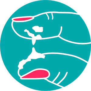 Eine kreisförmige Illustration auf türkisfarbenem Hintergrund. Zwischen Daumen und Zeigefinger ist weißlicher, cremiger Zervixschleim zu sehen, der leicht auseinandergezogen wird. Diese Darstellung kann dem Zevixschleim Follikelphase entsprechen.